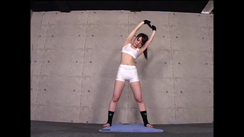 「三村紗枝の格闘家ボディを堪能！筋肉美と美尻が際立つ水着姿【脚フェチ必見】」のサムネイル