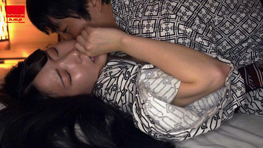 「宮西ひかる 近親相姦 家族旅行で浴衣姿の姉と禁断の一夜を過ごす濃密セックス動画」のサンプル画像5枚目