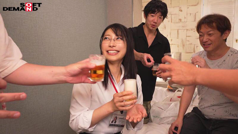 「守屋よしの ハメ撮り動画|美人秘書OLと新宿ラブホで昼間から濃厚プライベート撮影」のサンプル画像9枚目