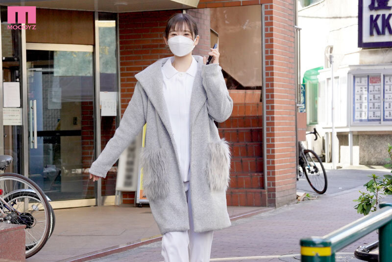 「五日市芽依の3P・4P動画｜Gカップ巨乳スレンダー美少女ハーフ歯科助手が複数プレイに挑戦」のサムネイル