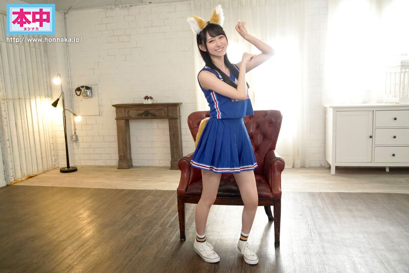 「【ゆめ莉りか】美少女コスプレ売り子が初体験3P・顔射・中出しで乱れる激カワダンス女子」のサムネイル