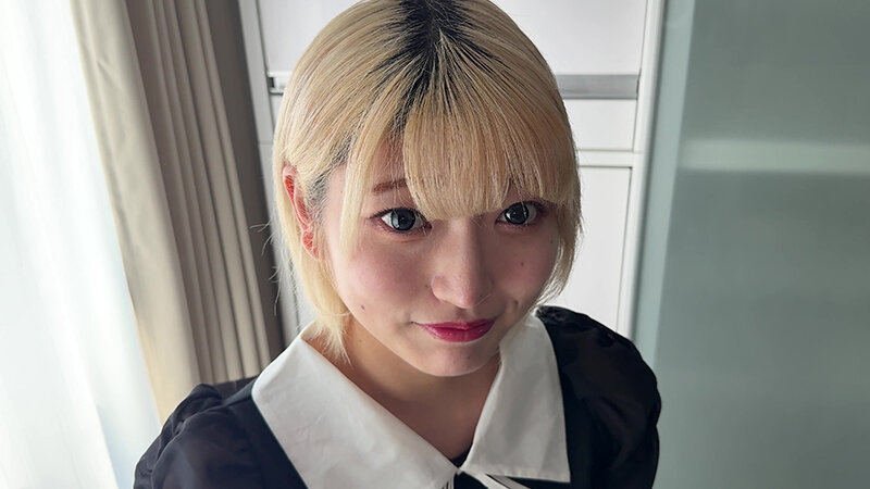 「【安堂はるの】素人お姉さんをナンパ！個人撮影で魅せる舌ブラシ汚舌苔採取の衝撃映像」のサンプル画像2枚目