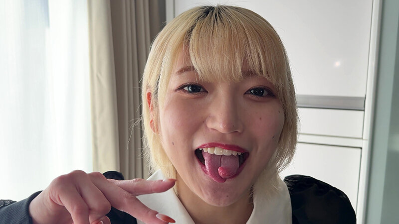 「【安堂はるの】素人お姉さんをナンパ！個人撮影で魅せる舌ブラシ汚舌苔採取の衝撃映像」のサンプル画像4枚目