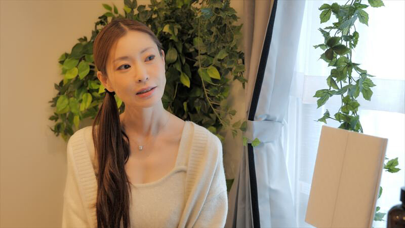 「葵百合香が人妻痴女に！性感マッサージで指マン・ポルチオ責めされ絶頂アクメ」のサンプル画像2枚目