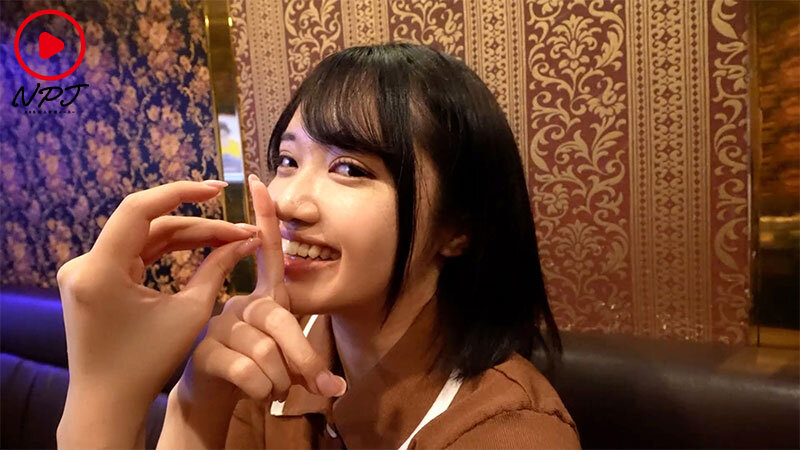 「【素人ナンパ】SNSでバズった美少女インフルエンサーにDM突撃!スレンダー美女を口説き落とす濃厚交渉」のサンプル画像2枚目