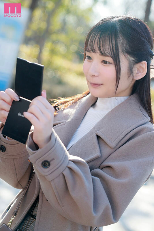 「宮崎千尋の初デートで濃厚キス＆フェラ！美少女と過ごす甘い時間を完全収録」のサムネイル