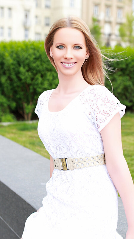 「キアラ・ロード他美熟女3名がパイパン巨乳を披露!電マ責め&クンニで悶絶する素人ナンパ動画2時間」のサンプル画像4枚目