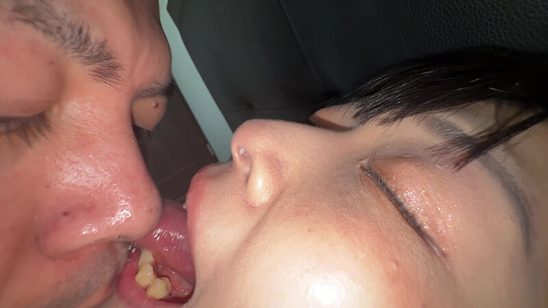 「【原美織】素人お姉さんをナンパ!ディープキス&鼻フェラの個人撮影動画が話題」のサンプル画像13枚目