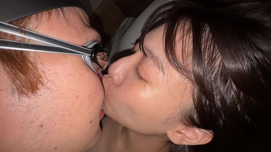 「【湊波流】濃厚ディープキス＆唾液プレイで魅せる大人の接吻テクニック【フェチ動画】」のサンプル画像9枚目