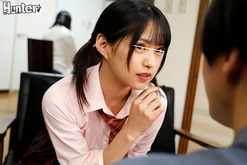 「【女子校生】学生服の地味系美少女が過激誘惑！スカート内でのドキドキ中出し＆ぶっかけプレイ」のサンプル画像2枚目