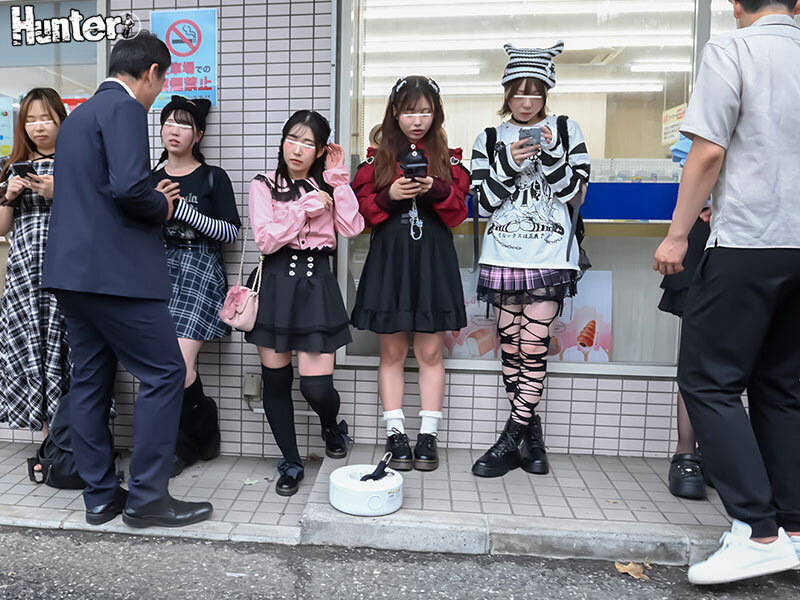 「【素人ビッチ】地雷系女子との援交体験!手コキ・フェラ・騎乗位で奉仕する立ちんぼ娘たち」のサンプル画像2枚目