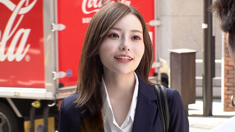 「【素人秘書】ビジネススーツの美人OLが中出しされてイキまくる！大手企業秘書のガチ絶頂映像」のサンプル画像6枚目