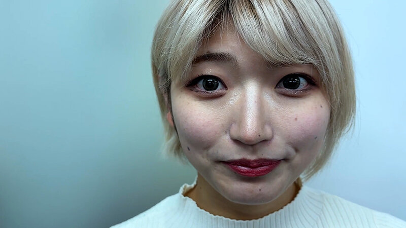 「【素人ナンパ】美容部員お姉さんがM男のお願いに応じてワキ舐め許可する衝撃映像」のサンプル画像5枚目