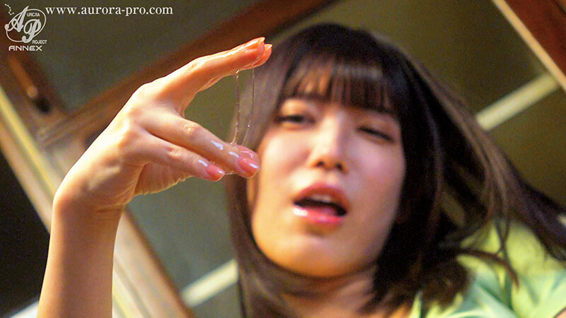 「碧波しずく 人妻の露出願望が暴走！顔射・中出し・3Pで乱れる主婦の本能解放ドキュメント」のサンプル画像3枚目