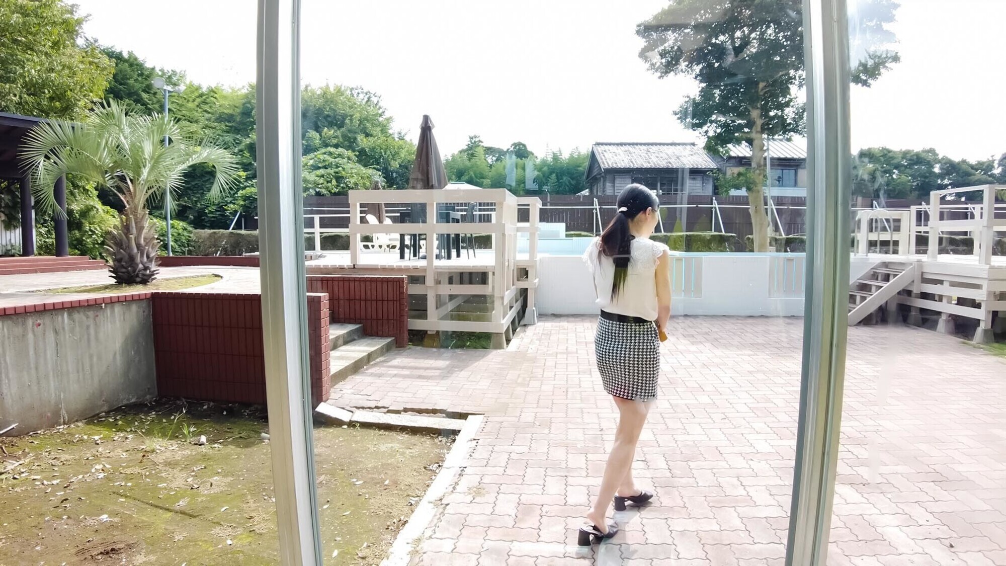 「公衆電話ボックス360度 爆乳素人きき乳首チャレンジ ひなみさん(21歳・大学生)」のサンプル画像6枚目