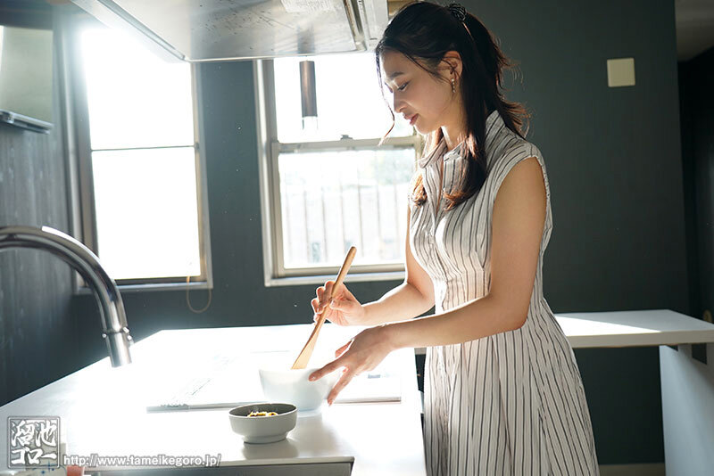 「渋沢りえる 潮吹きで魅せる29歳人妻のAVデビュー|熟女の色気とポテンシャルが光る話題作」のサンプル画像11枚目