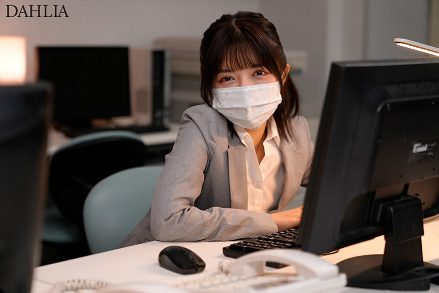 「善場まみのマスク美人シチュエーション動画|キス好き女優の魅力満載作品」のサンプル画像2枚目