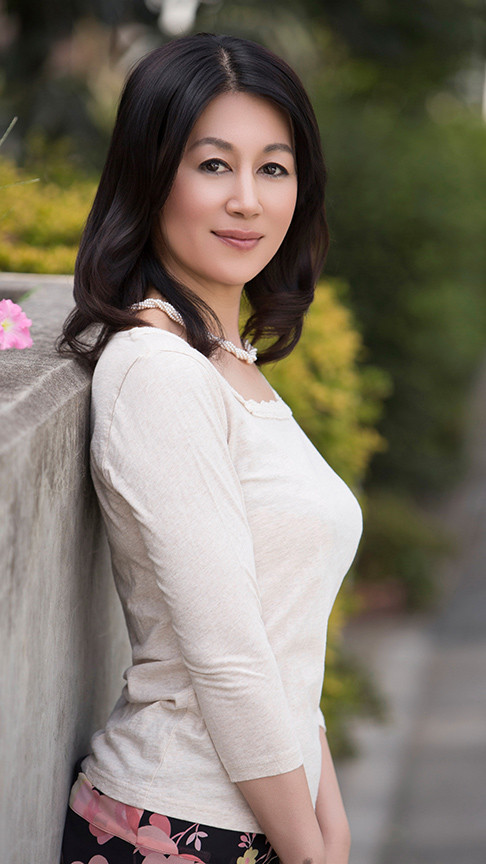 「【熟女女優】母と息子の禁断の関係を描く近親相姦ドラマ｜人気熟年シリーズ傑作選」のサンプル画像2枚目