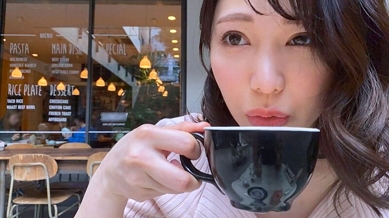 「【弥生みづき】巨乳ヤリマン美女が3P乱交で中出しNTRされる濃厚プレイ」のサムネイル