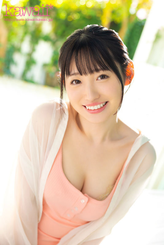 「朝日いつき 清楚系美少女女子大生の衝撃デビュー作！博多出身の透明感あふれる逸材」のサムネイル