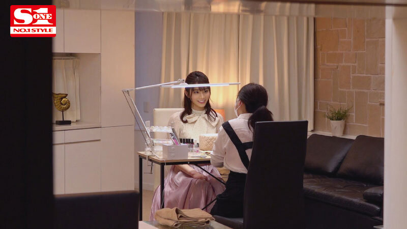 「河北彩花のハメ撮り密着ドキュメント|スレンダー美女に即ハメ&フェラで迫る緊張感MAX映像」のサンプル画像7枚目