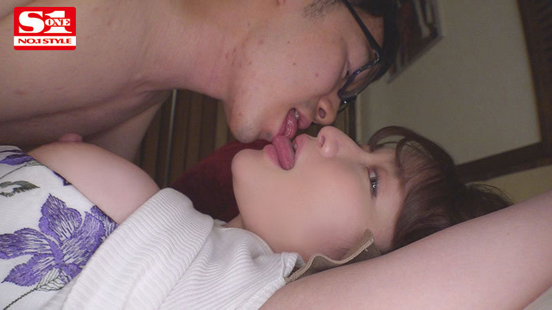 「巨乳痴女・鷲尾めいがM男を3日間責め続ける！パイズリ＆盗撮プレイで魅せる究極の誘惑」のサンプル画像8枚目