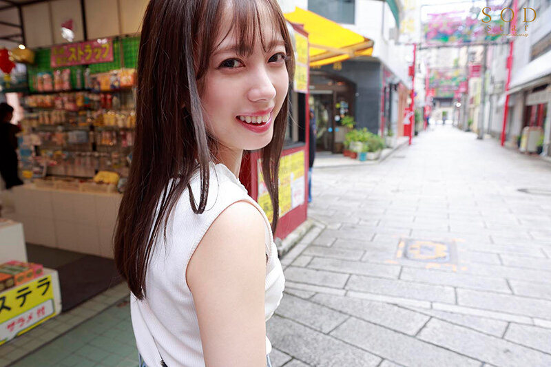 「【小湊よつ葉】元アイドルAV女優のハメ撮り&野外露出ドキュメント!カーセックスや4Pで魅せる非日常セックス」のサンプル画像10枚目