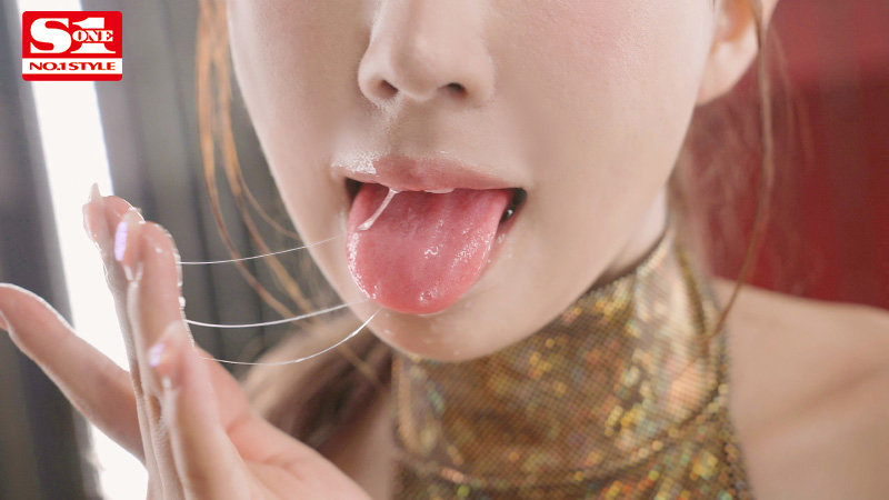 「三上悠亜のパイズリ×ローションプレイ！巨乳アイドル女優の豊満ボディを4K高画質で堪能」のサムネイル