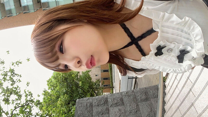 「【素人ナンパ】スレンダー巨乳美女が激しくアクメ連発！肉食系お姉さんとの中出しセックス」のサンプル画像2枚目