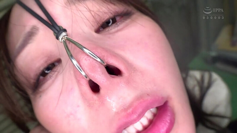 「【足立友梨】M女お姉さんが野外露出や鼻フックで羞恥プレイ！ぶっかけ3P4Pで乱れる姿」のサンプル画像10枚目