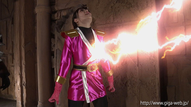 「目黒ひな実・新川ゆず出演!女戦士サムライピンクが囚われ調教される屈辱のヒロインドラマ」のサンプル画像4枚目