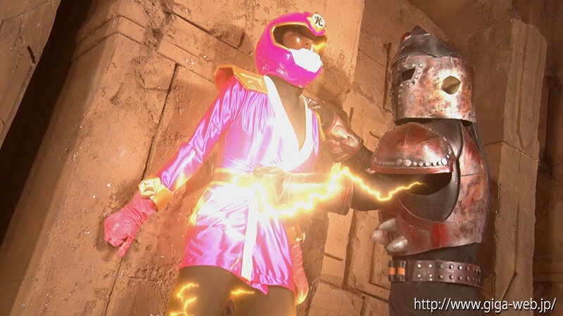 「目黒ひな実・新川ゆず出演!女戦士サムライピンクが囚われ調教される屈辱のヒロインドラマ」のサンプル画像8枚目