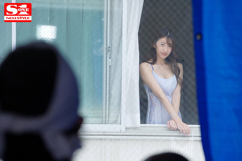 「星宮一花が魅せる禁断の不倫情事|汗だく濃厚キスで乱れる美人妻の背徳セックス」のサンプル画像2枚目